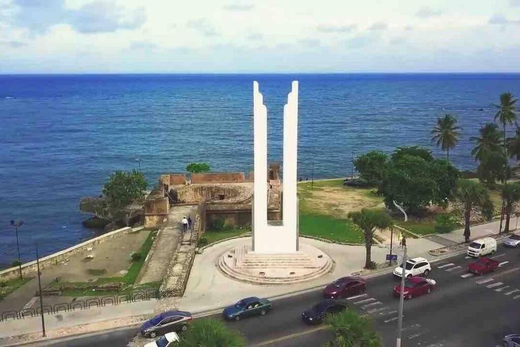 Cerca Del Mar, Obelisco Macho Y Zona Colonial 聖多明哥 外观 照片