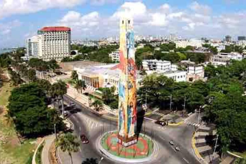Cerca Del Mar, Obelisco Macho Y Zona Colonial 聖多明哥 外观 照片